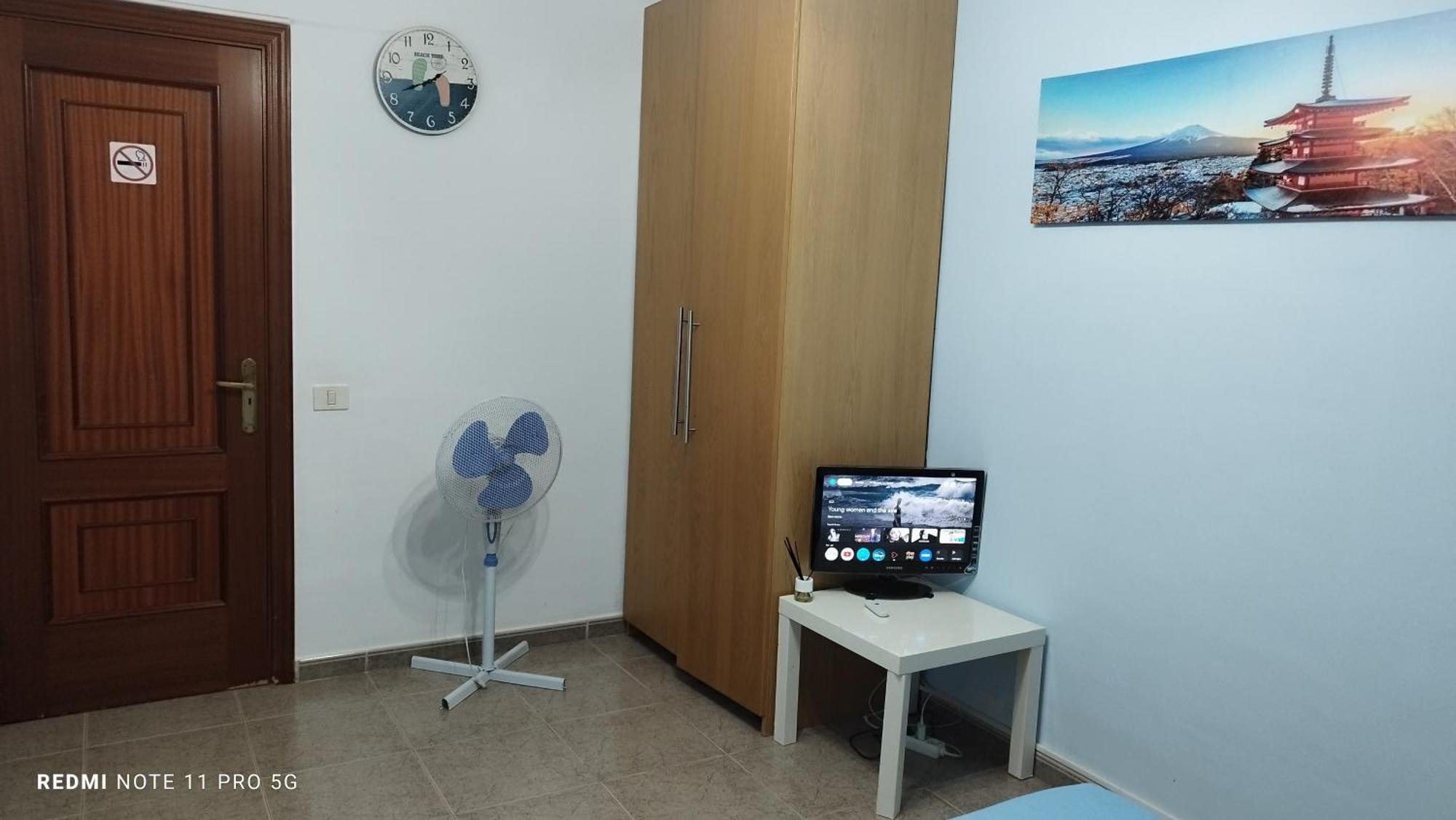 Los Cristianos Centro, Room With A Private Bathroom In Shared Apartment Arona  Esterno foto