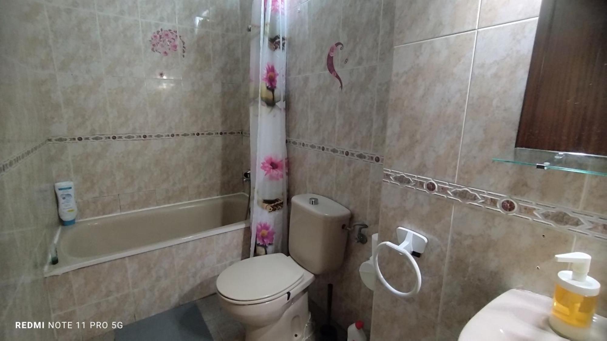 Los Cristianos Centro, Room With A Private Bathroom In Shared Apartment Arona  Esterno foto